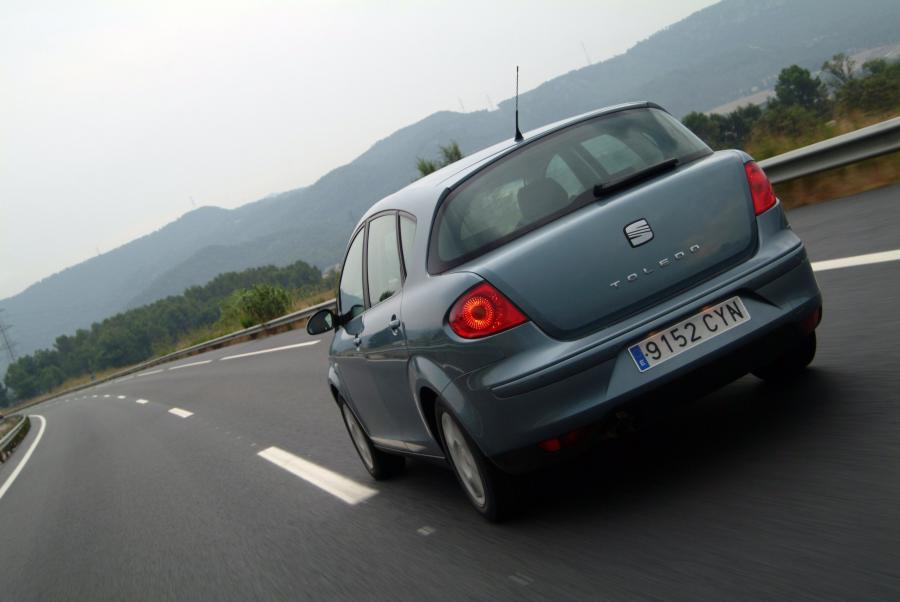  Seat Toledo 2004 года  (фото 38 из 110)